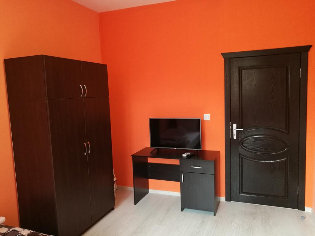 Guest House Karaulanov Elhovo  外观 照片