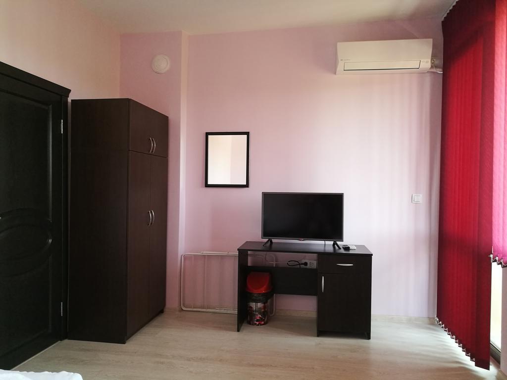 Guest House Karaulanov Elhovo  外观 照片