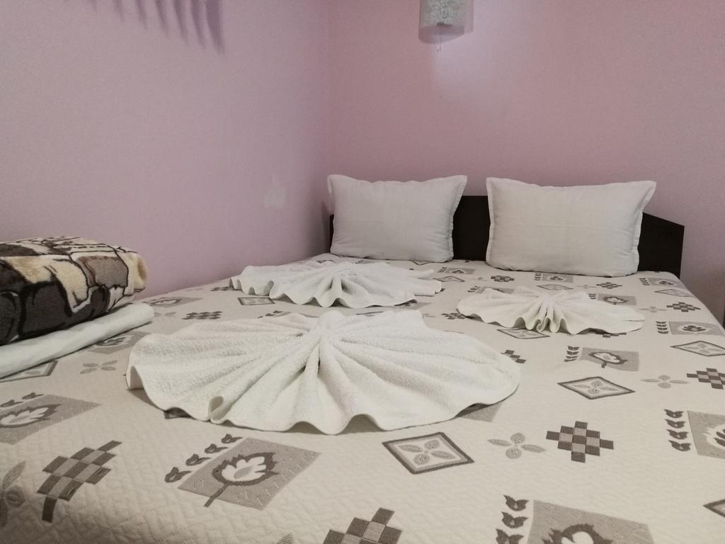 Guest House Karaulanov Elhovo  外观 照片