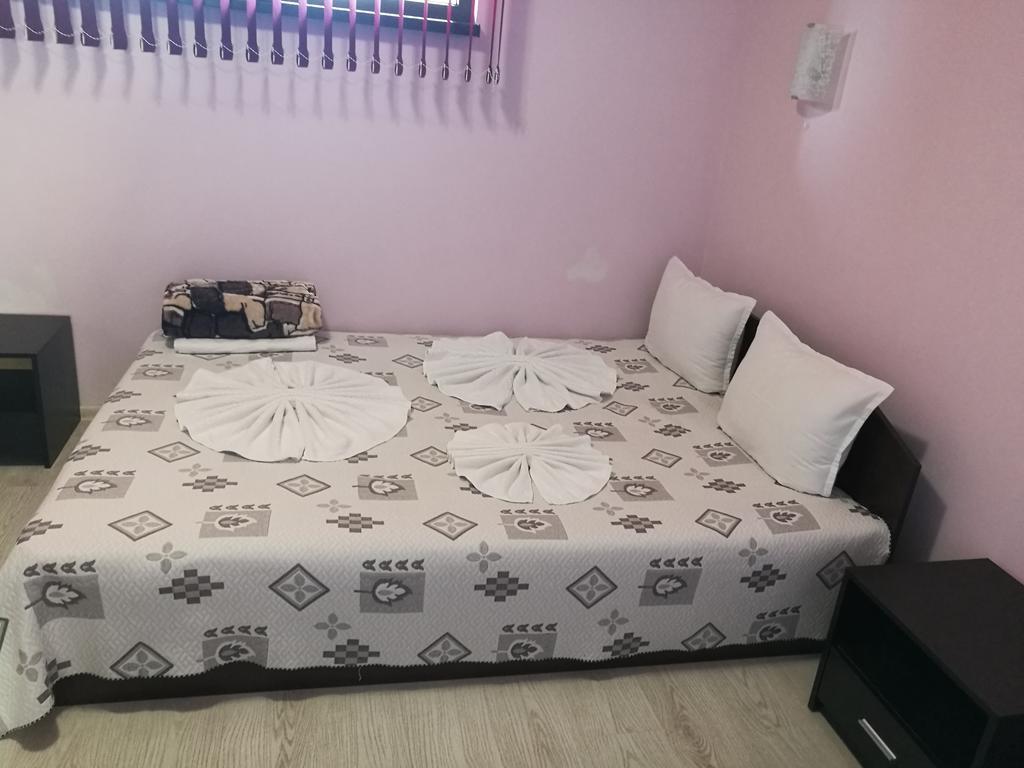 Guest House Karaulanov Elhovo  外观 照片