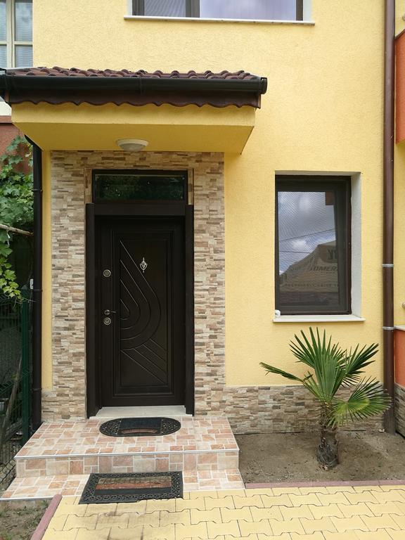 Guest House Karaulanov Elhovo  外观 照片